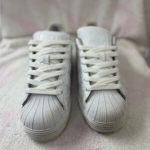 adidas Men’s Superstar Shoes Size 8
